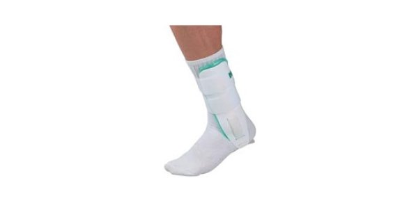 MUELLER TWL Cold Towel 17 in x 26 in. (Kiwi
